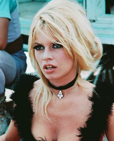 Bardot played up her eyes with